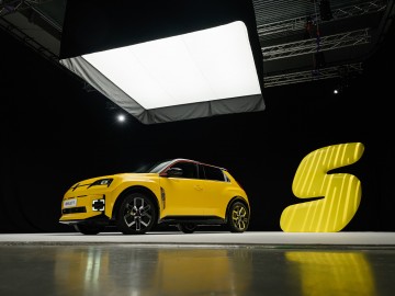 Renault 5 E-Tech w Warszawie